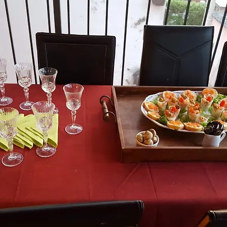 Tangohotel Konukevi Lucca