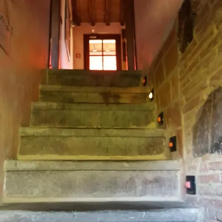 Konukevi Tangohotel Lucca