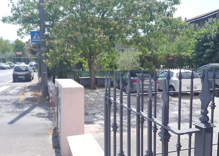 Tangohotel 게스트하우스 루카